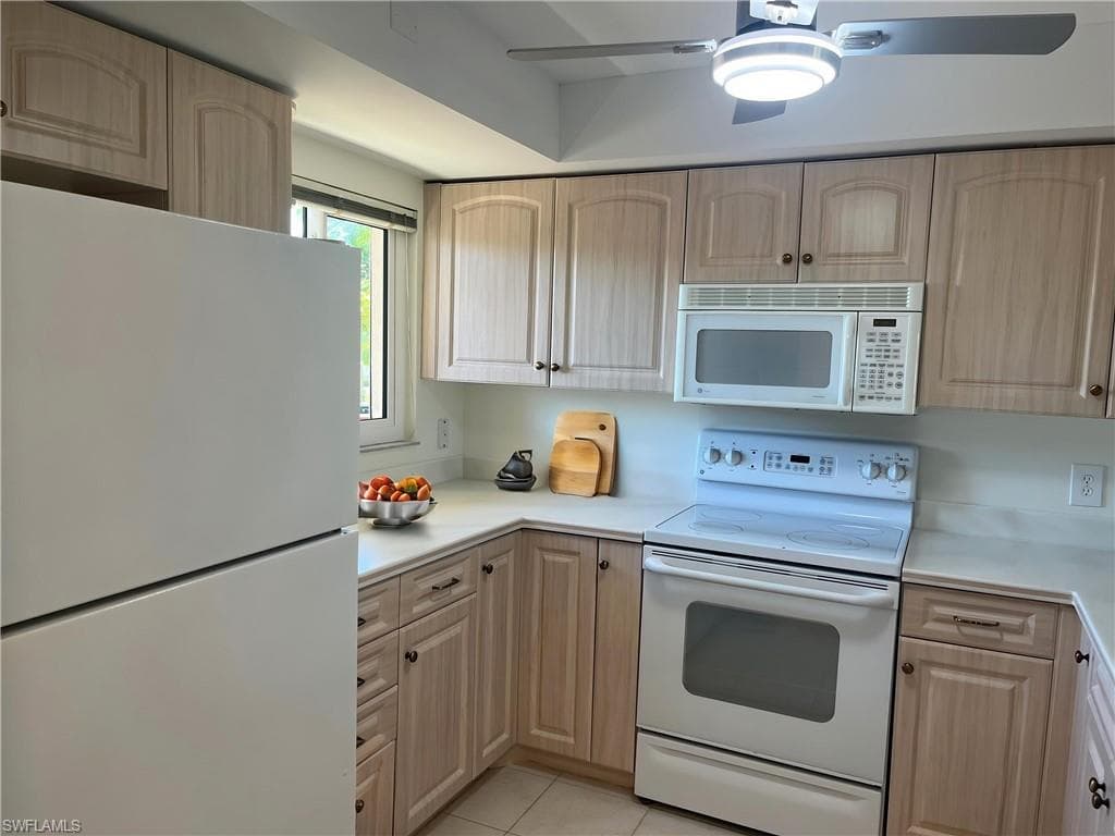 7402 Lake Breeze DR 202 FORT MYERS, FL 33907