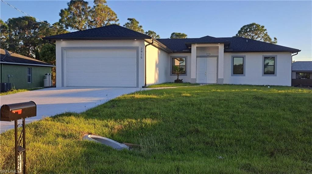 2915 28th ST SW LEHIGH ACRES, FL 33976