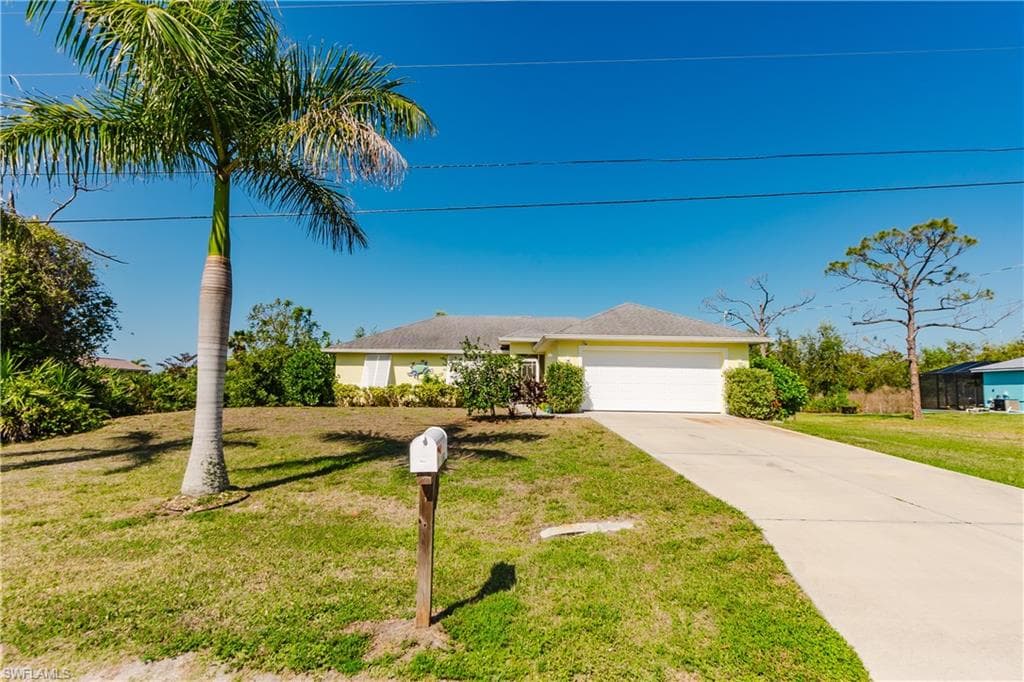 11693 OAKLAND DR BOKEELIA, FL 33922