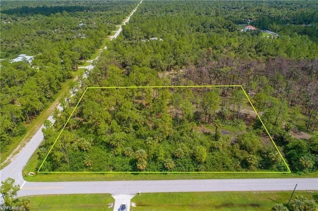 DESOTO BLVD S 24 AVE E NAPLES, FL 34117