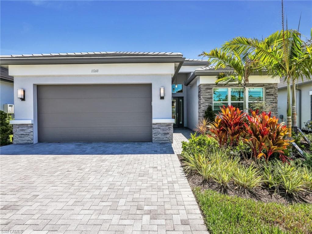 11268 Daphne CT NAPLES, FL 34120