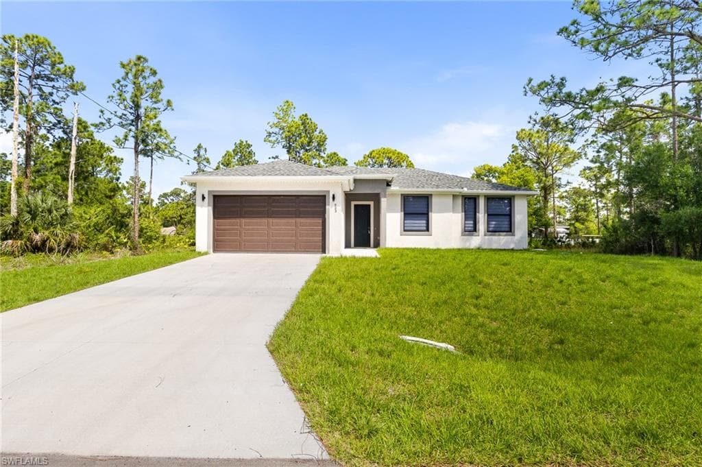 923 Alcalde ST E LEHIGH ACRES, FL 33974