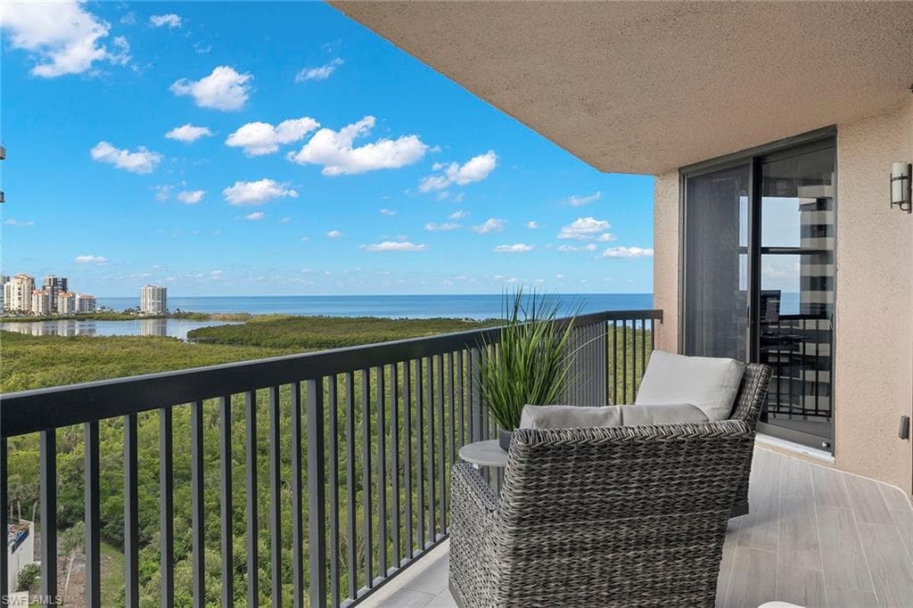 6075 Pelican Bay BLVD 1403 NAPLES, FL 34108