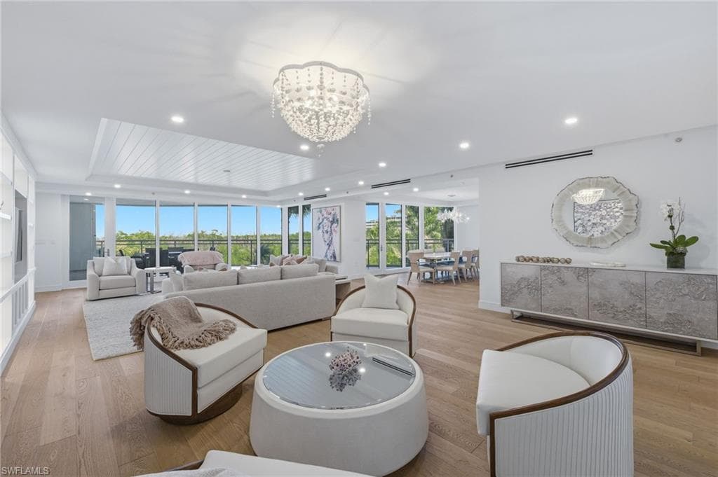 11125 Gulf Shore BLVD 308 NAPLES, FL 34108