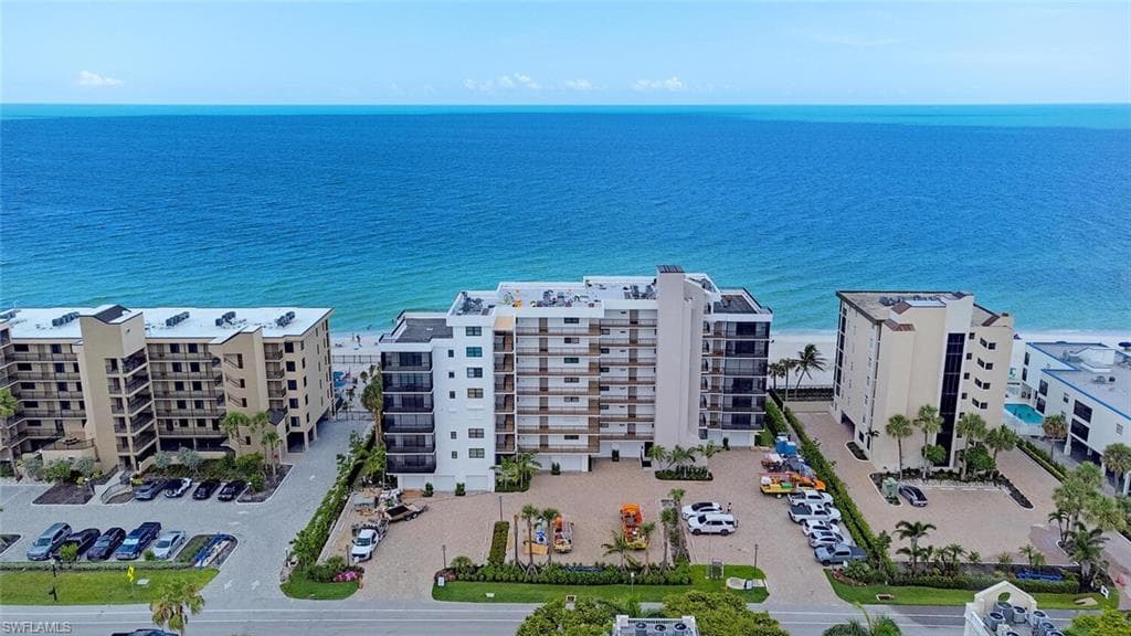 9375 GULF SHORE DR 402 NAPLES, FL 34108