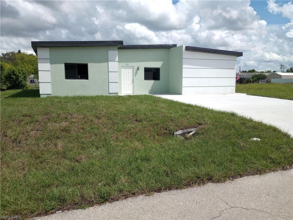 423 Canyon DR S LEHIGH ACRES, FL 33936