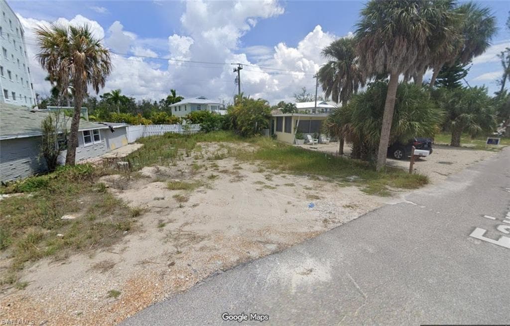 270 Fairweather LN FORT MYERS BEACH, FL 33931