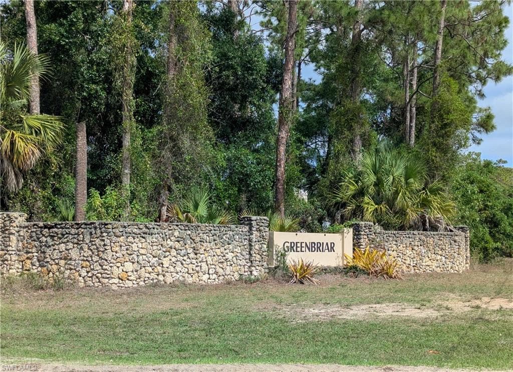 1855 Lindenwood DR LEHIGH ACRES, FL 33972