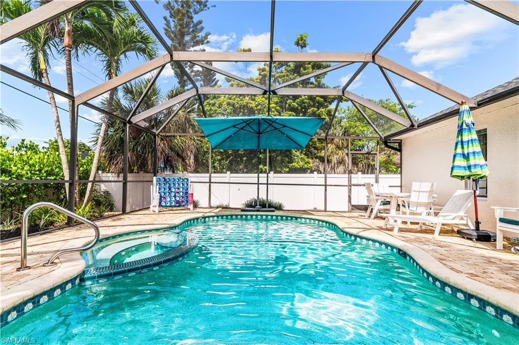 798 107th AVE N NAPLES, FL 34108