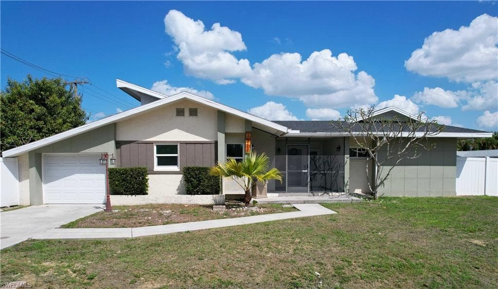 8512 Chatham ST FORT MYERS, FL 33907