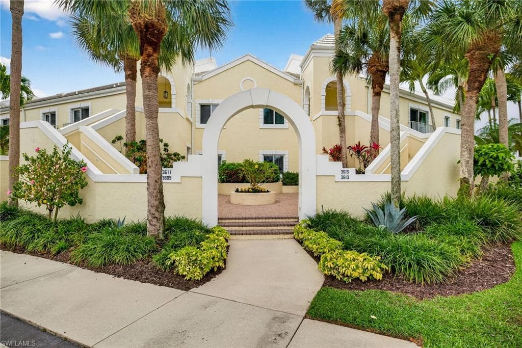 3615 HALDEMAN CREEK DR 204 NAPLES, FL 34112