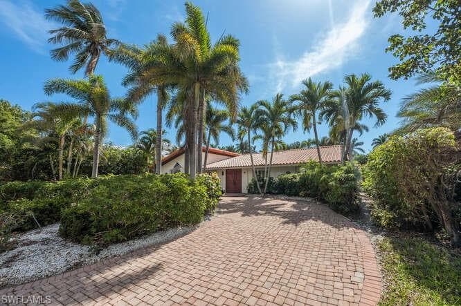778 Broad CT S NAPLES, FL 34102