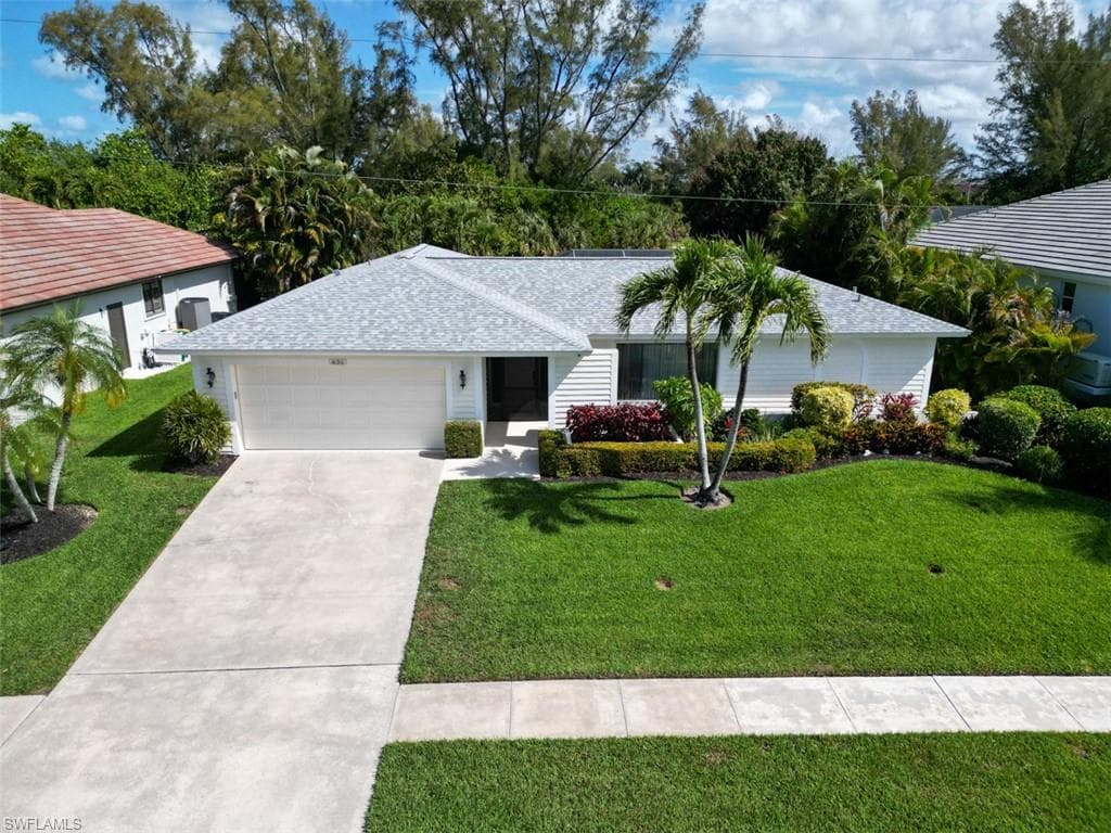 631 Diplomat CT MARCO ISLAND, FL 34145