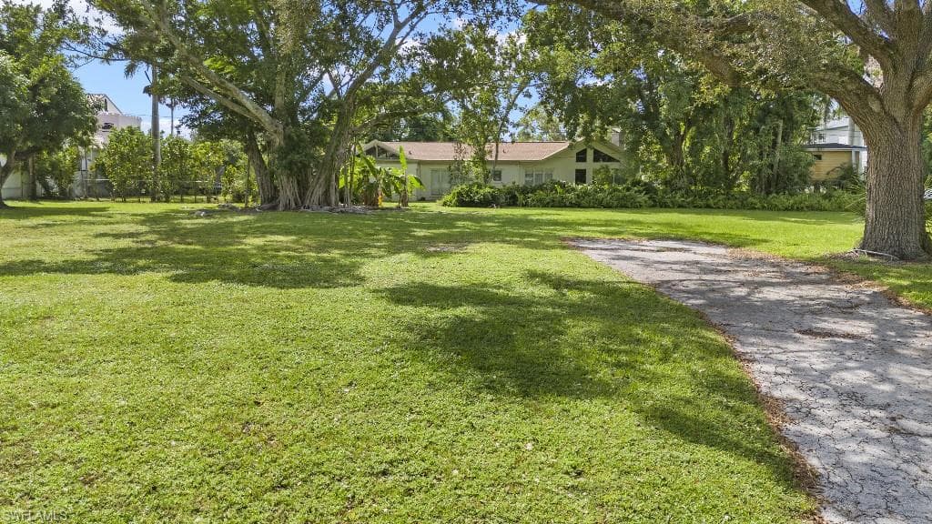 1334 Plumosa DR FORT MYERS, FL 33901