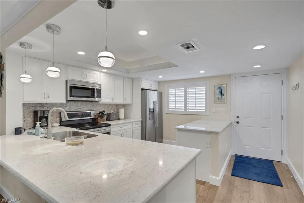 134 Cypress WAY E 305 NAPLES, FL 34110