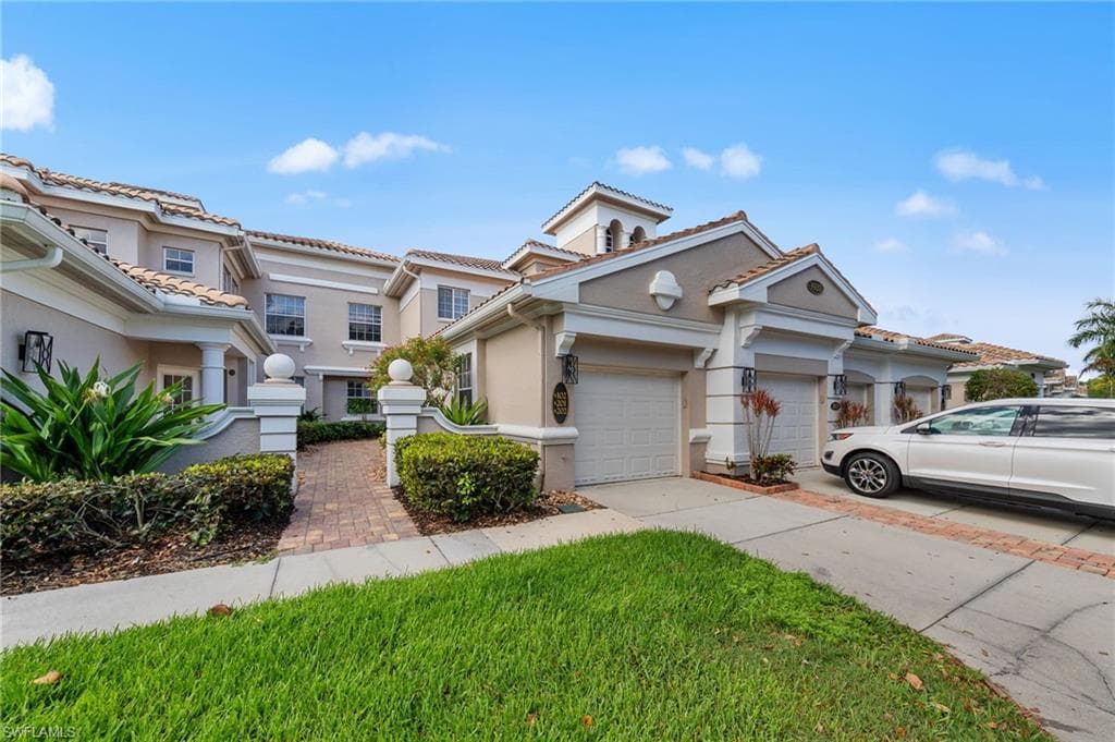 3920 Deer Crossing CT 202 NAPLES, FL 34114
