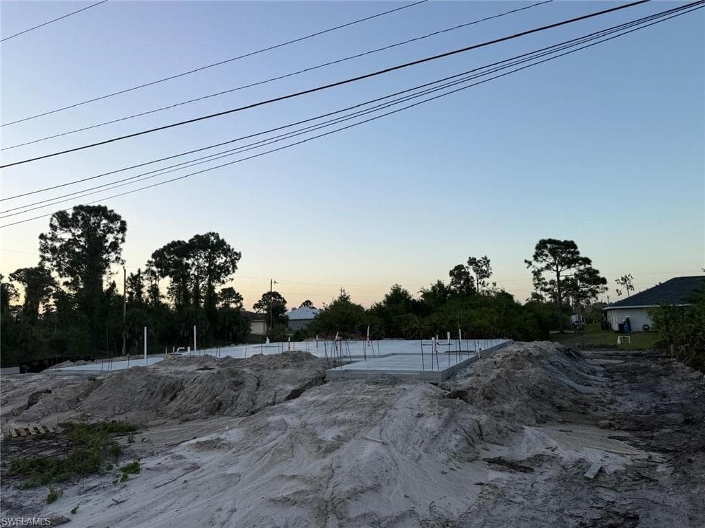 655 Grant BLVD LEHIGH ACRES, FL 33974