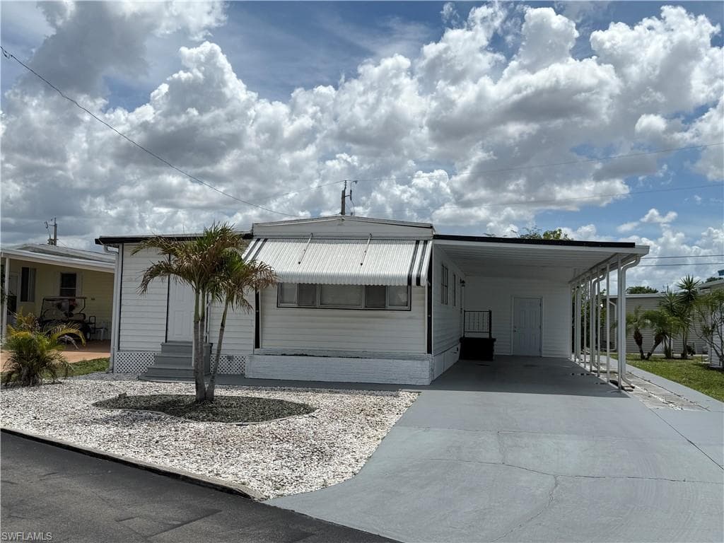 174 Overland TRL NORTH FORT MYERS, FL 33917