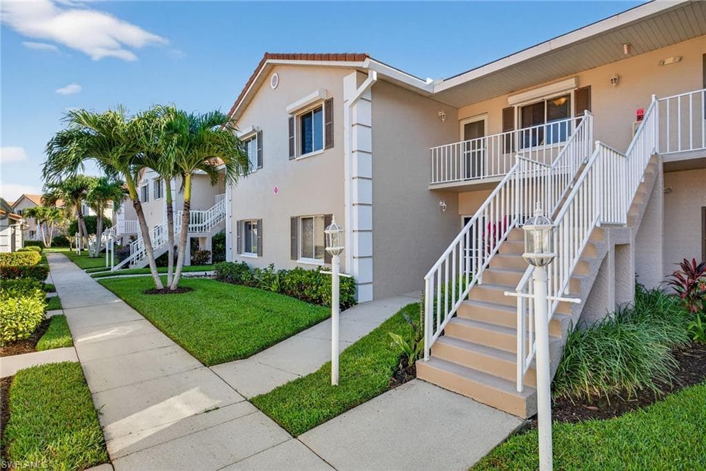 550 Saratoga CIR E205 NAPLES, FL 34104
