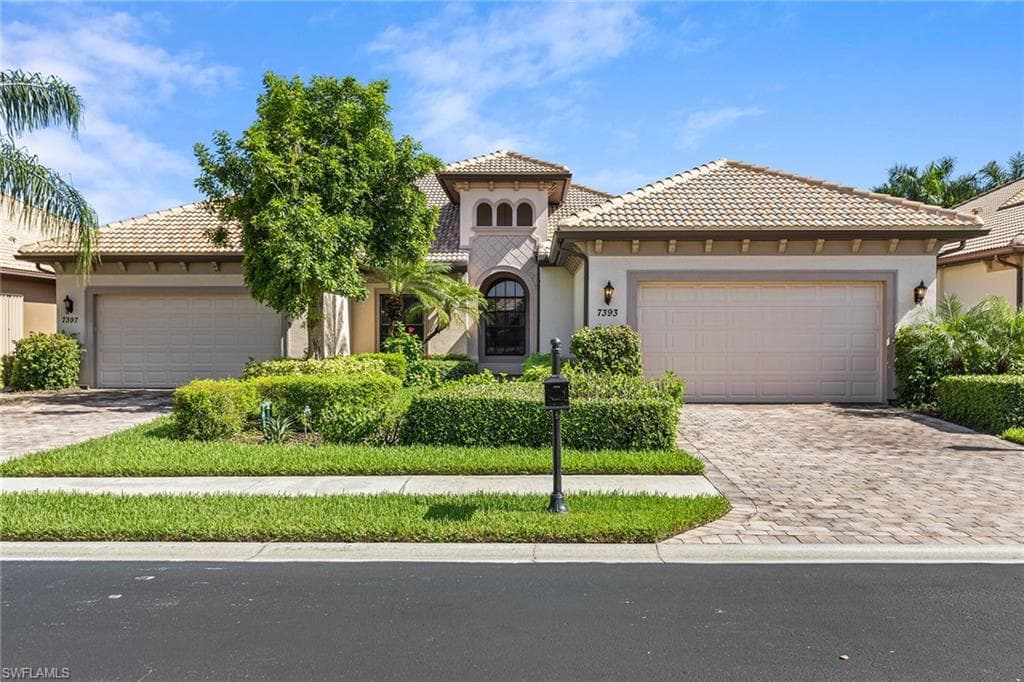 7393 Moorgate Point WAY NAPLES, FL 34113
