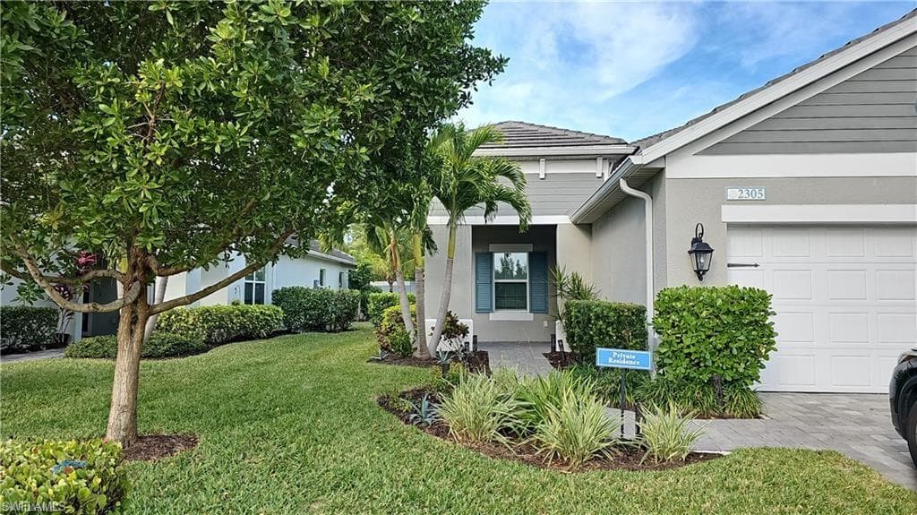 2305 Ariane DR NAPLES, FL 34112