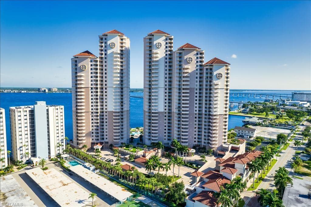 2104 W 1st ST 1004 FORT MYERS, FL 33901