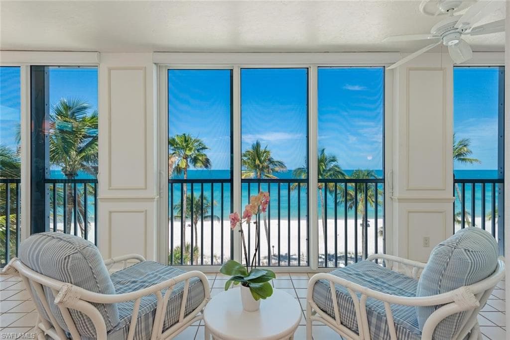 3377 GULF SHORE BLVD N 4D NAPLES, FL 34103