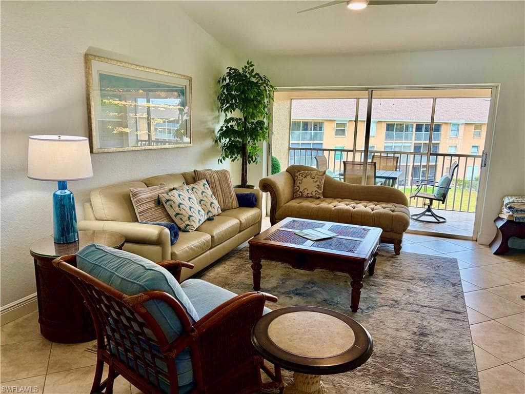 9640 Victoria LN C-305 NAPLES, FL 34109