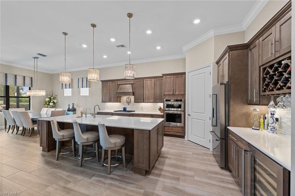 9573 Everglades DR NAPLES, FL 34120