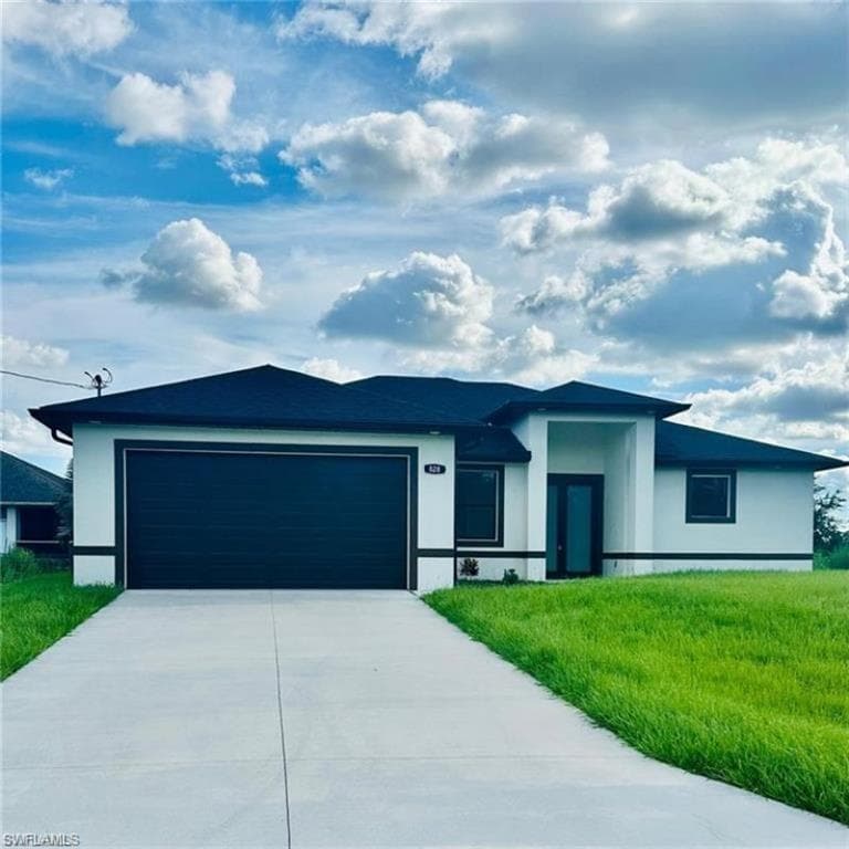828 Portland ST E LEHIGH ACRES, FL 33974