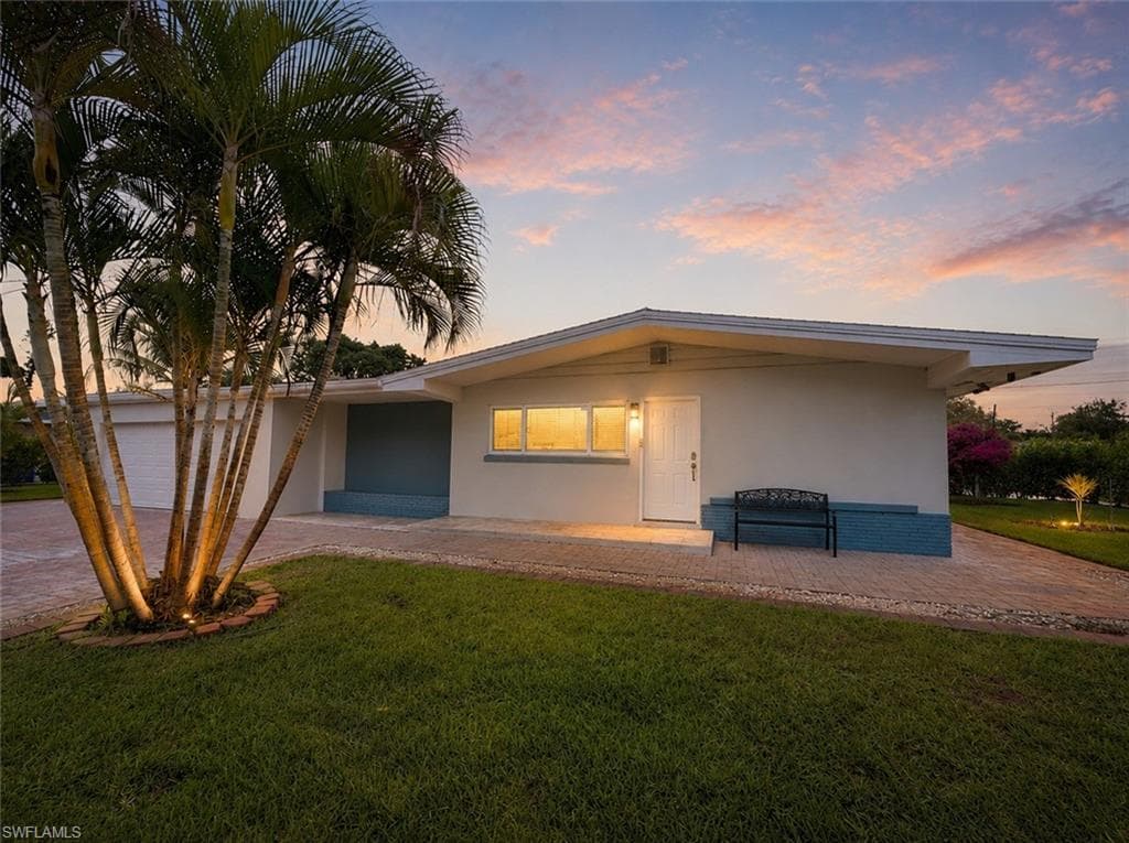 1821 Winkler AVE FORT MYERS, FL 33901
