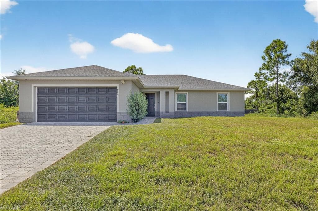 872 Carbon ST E LEHIGH ACRES, FL 33974