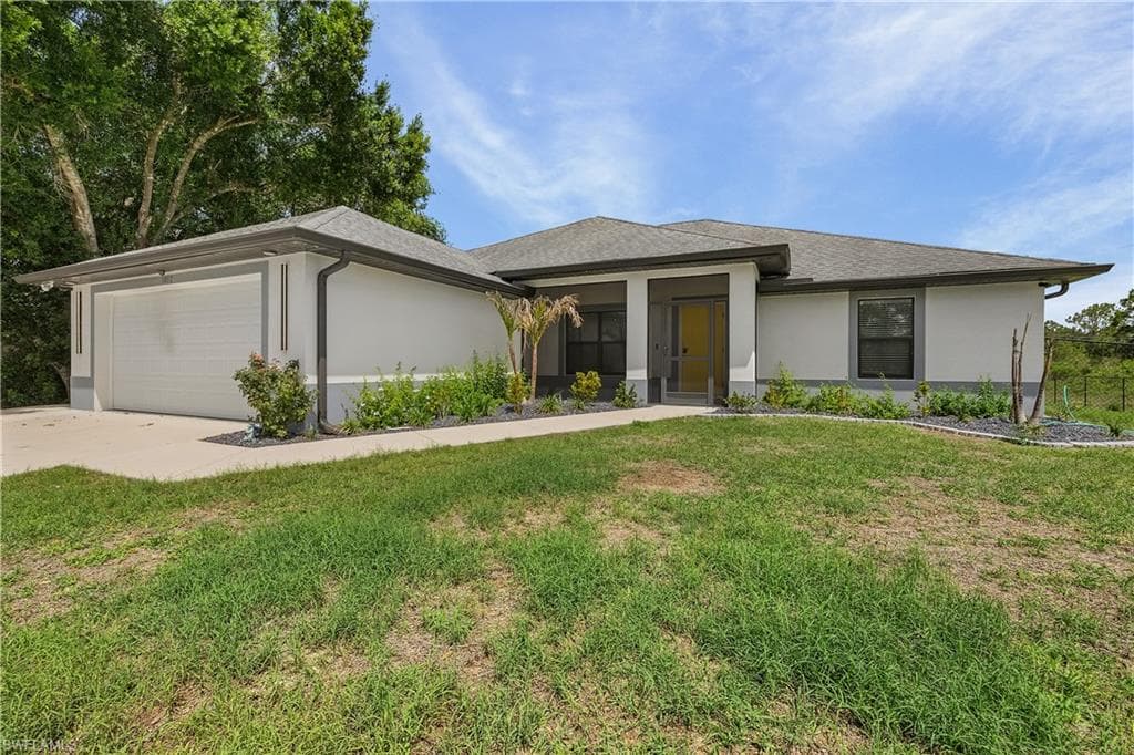 1012 Calvin AVE LEHIGH ACRES, FL 33972