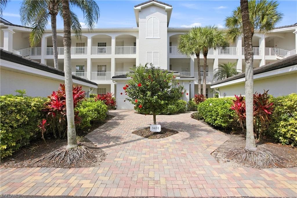 3431 Pointe Creek CT 102 BONITA SPRINGS, FL 34134