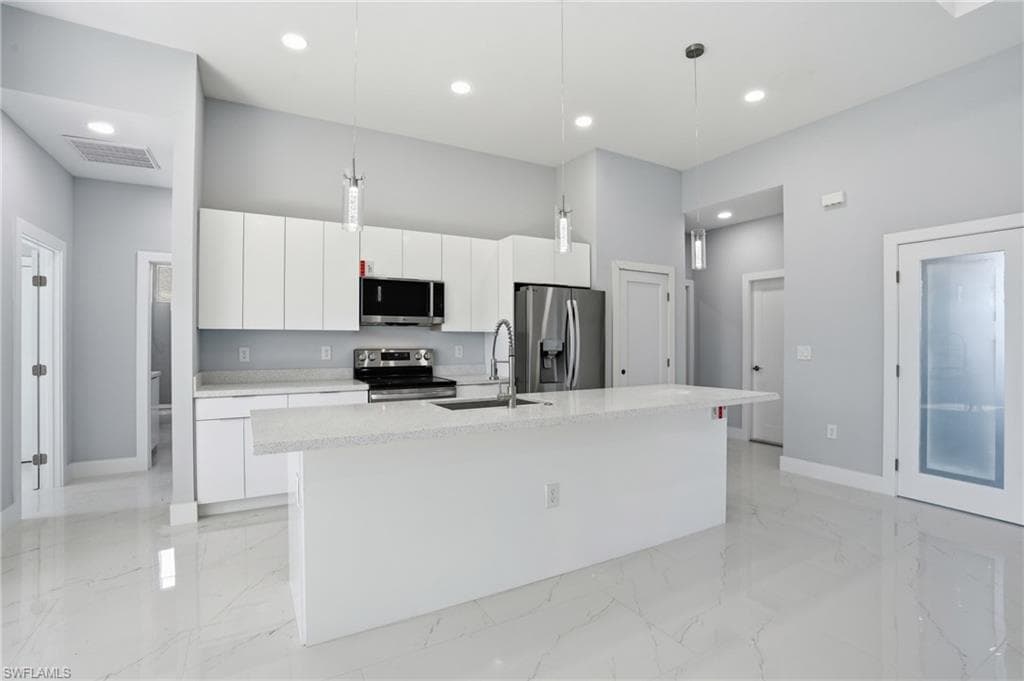 431 Palmyra AVE LEHIGH ACRES, FL 33974