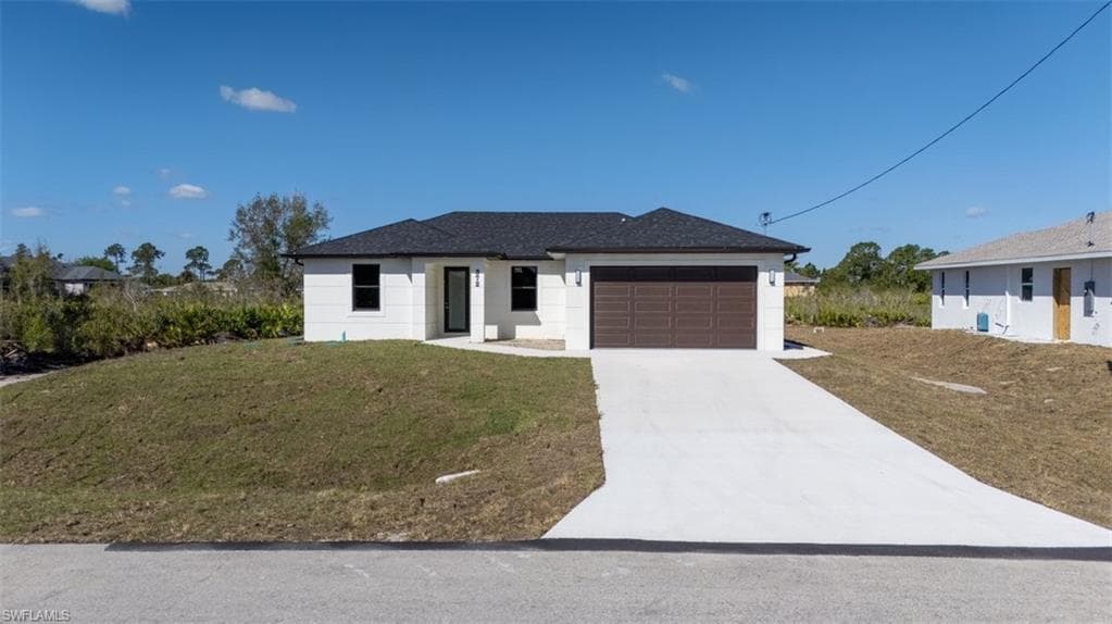 372 Chalet AVE S LEHIGH ACRES, FL 33974