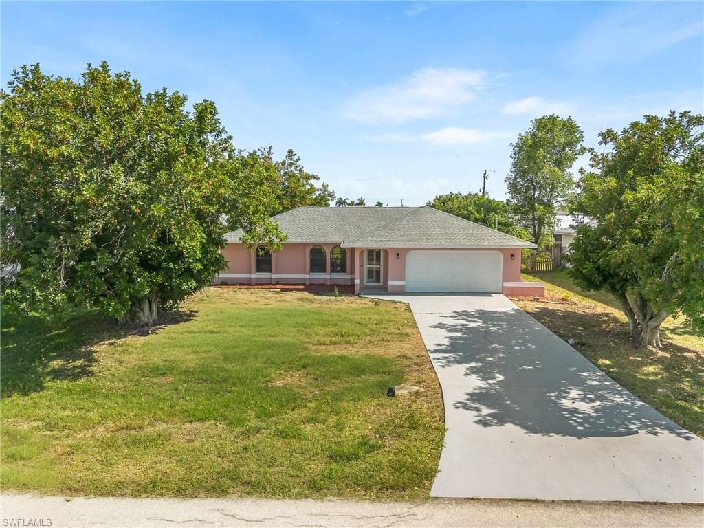 930 SW 34th ST CAPE CORAL, FL 33914