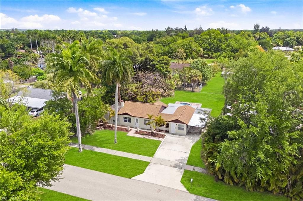 363 New York DR FORT MYERS, FL 33905