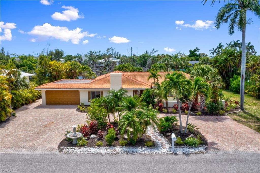 9421 Moonlight DR SANIBEL, FL 33957