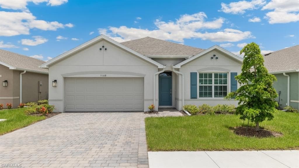 1721 PALMETTO AVE LEHIGH ACRES, FL 33972