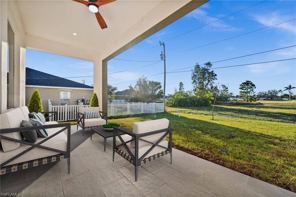 2814 5TH TER CAPE CORAL, FL 33993