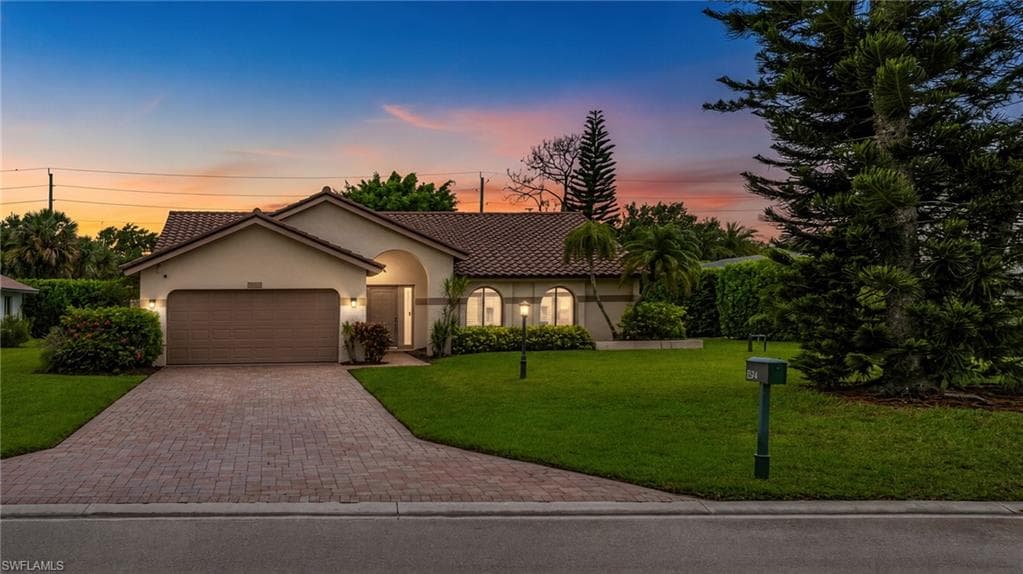 1374 Foxfire LN NAPLES, FL 34104