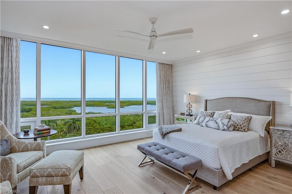 13925 Old Coast RD 905 NAPLES, FL 34110