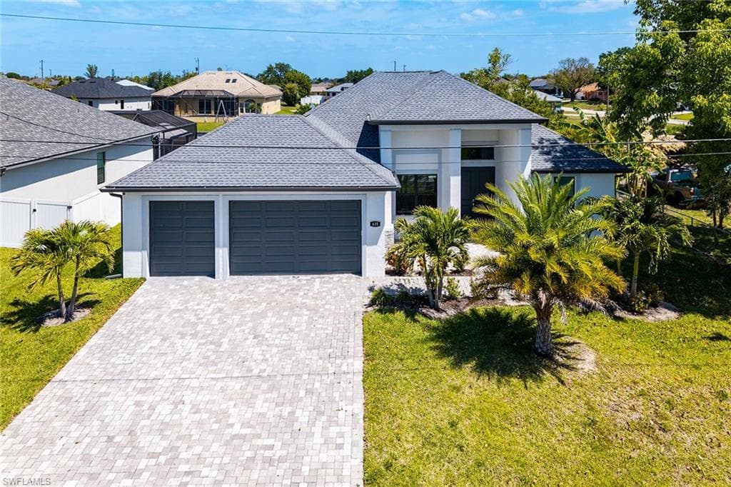 635 NE 7th TER CAPE CORAL, FL 33909