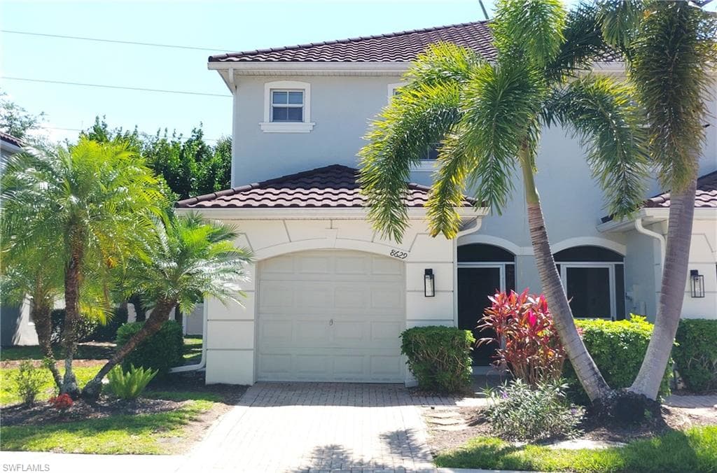 8629 Athena CT LEHIGH ACRES, FL 33971