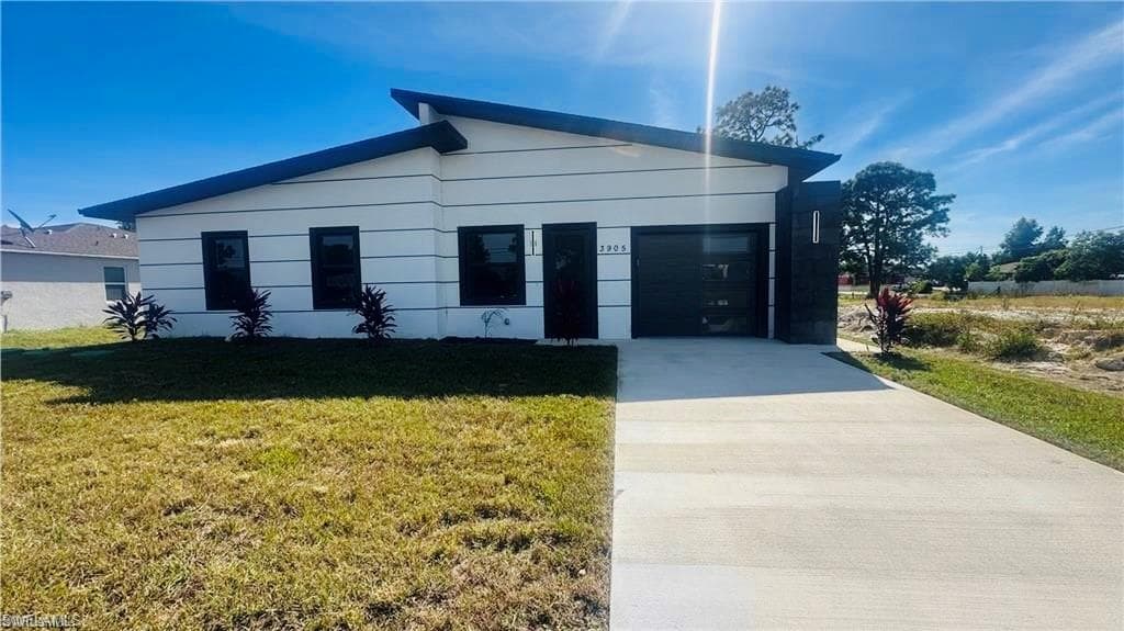 3905 23rd ST SW LEHIGH ACRES, FL 33976