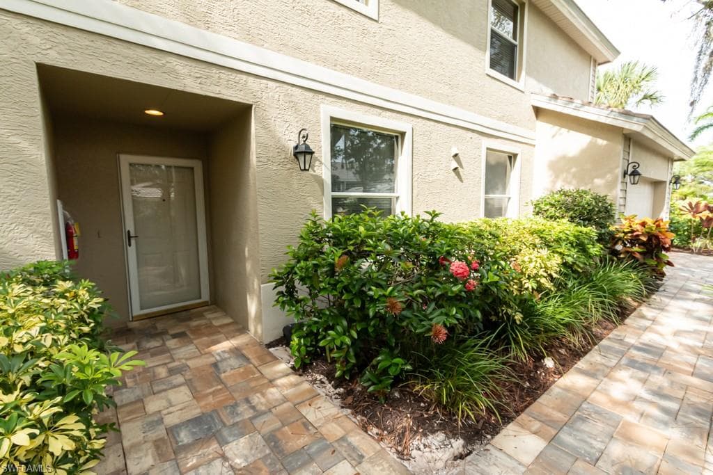 3281 Crossings CT 101 BONITA SPRINGS, FL 34134
