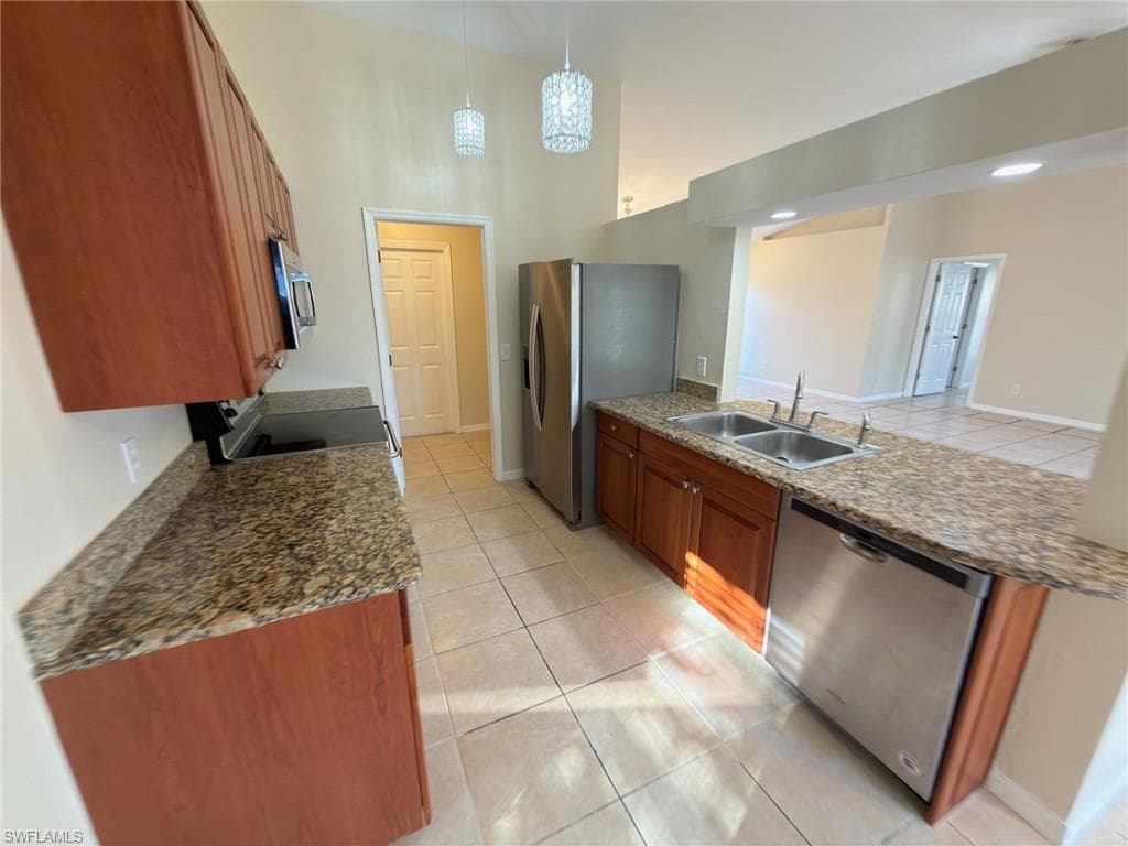 2513 48th ST SW LEHIGH ACRES, FL 33976