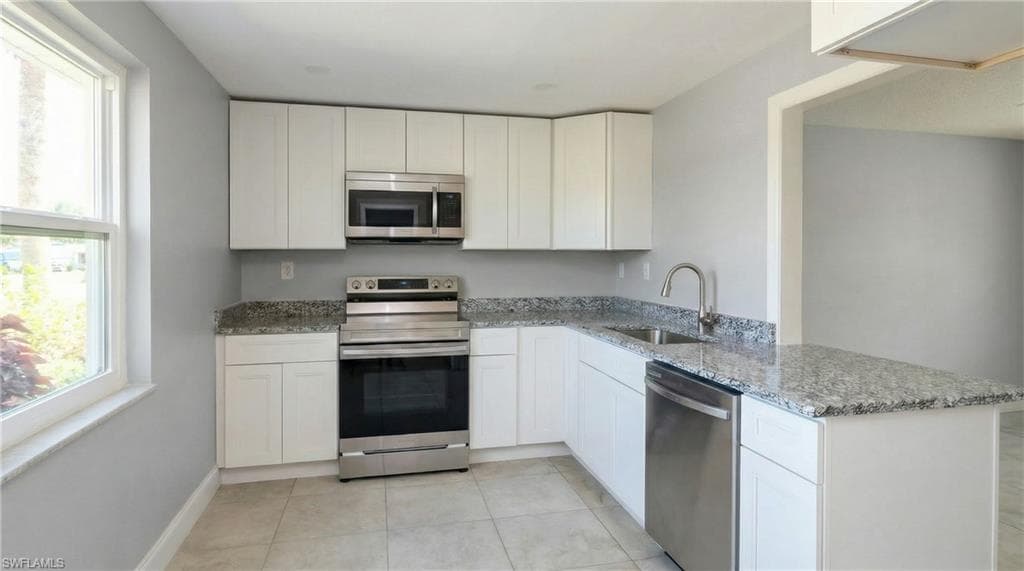 1828 Pine Valley DR 112 FORT MYERS, FL 33907