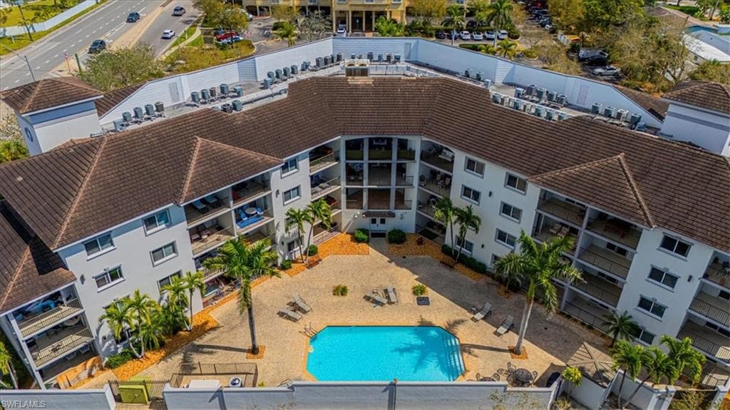 1100 PINE RIDGE RD 204B NAPLES, FL 34103